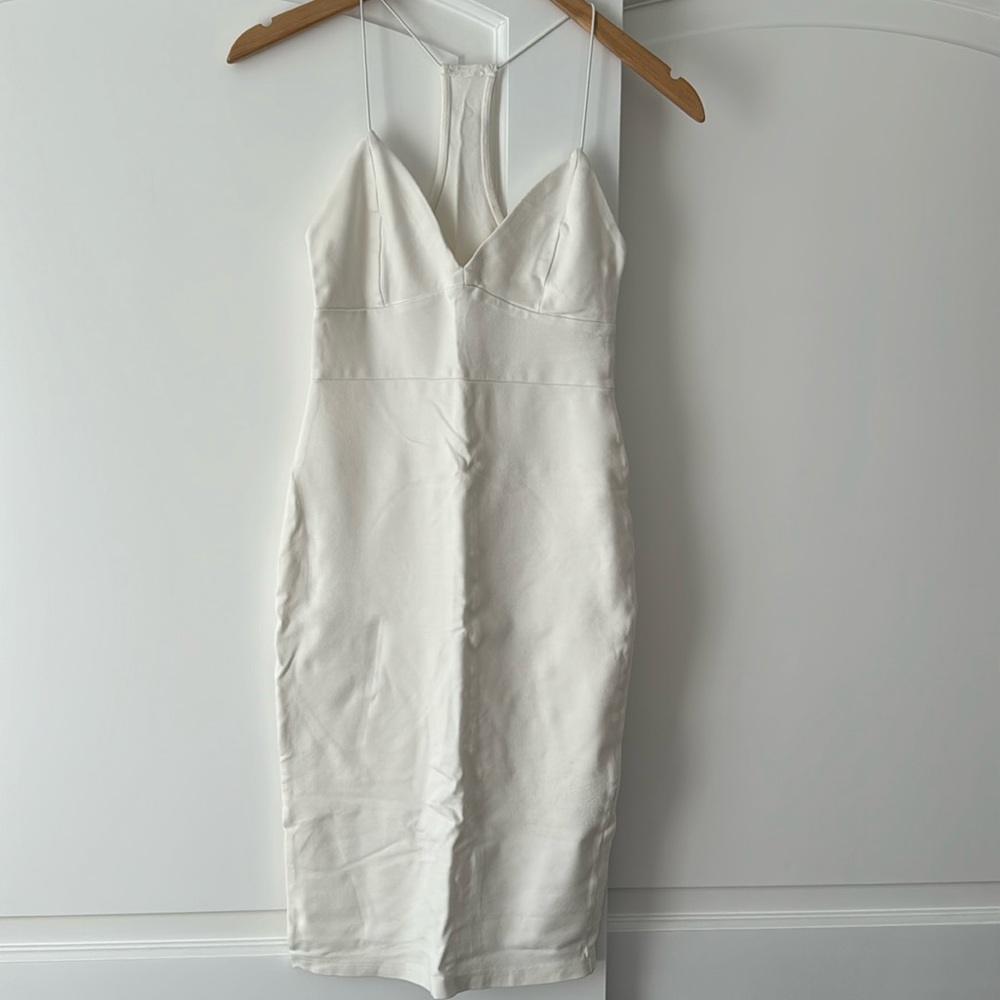 thick,non-see-through material,minimalistic, suitable for various occasions